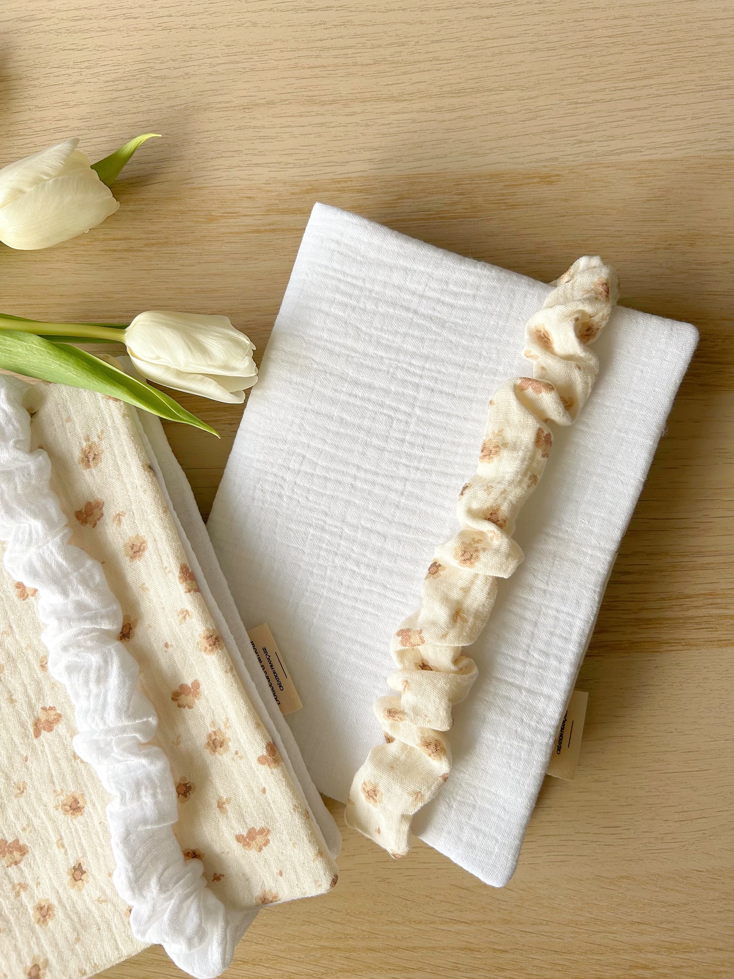 Protège carnet de santé blanc ou fleuri