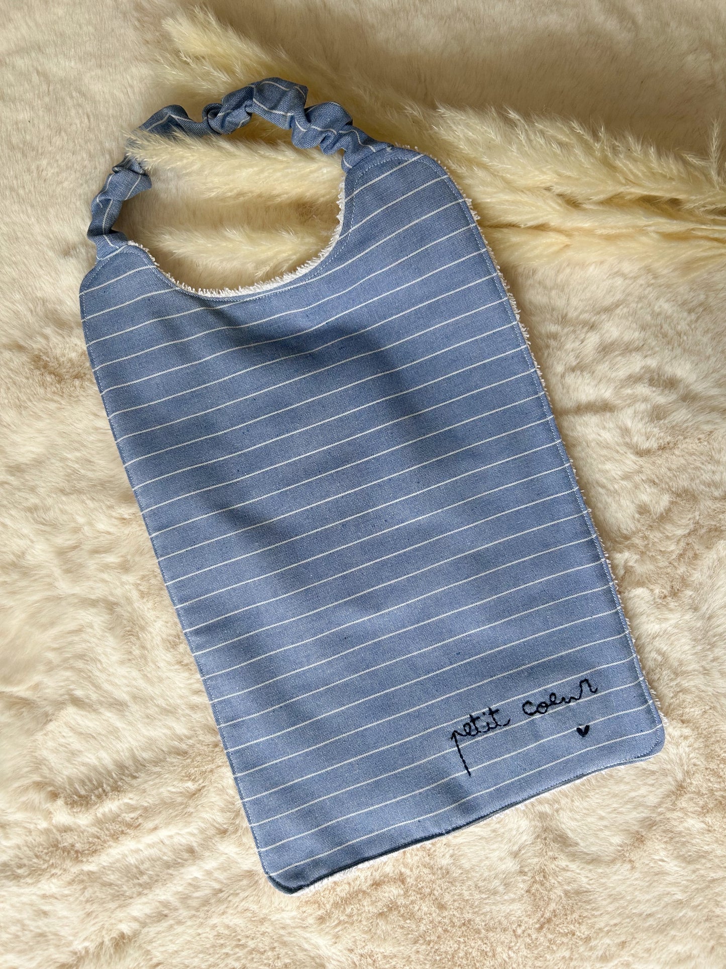 Bavoir élastique « Petit cœur »