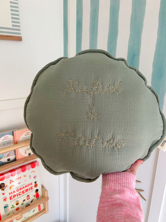Coussin rond personnalisé prénom brodé