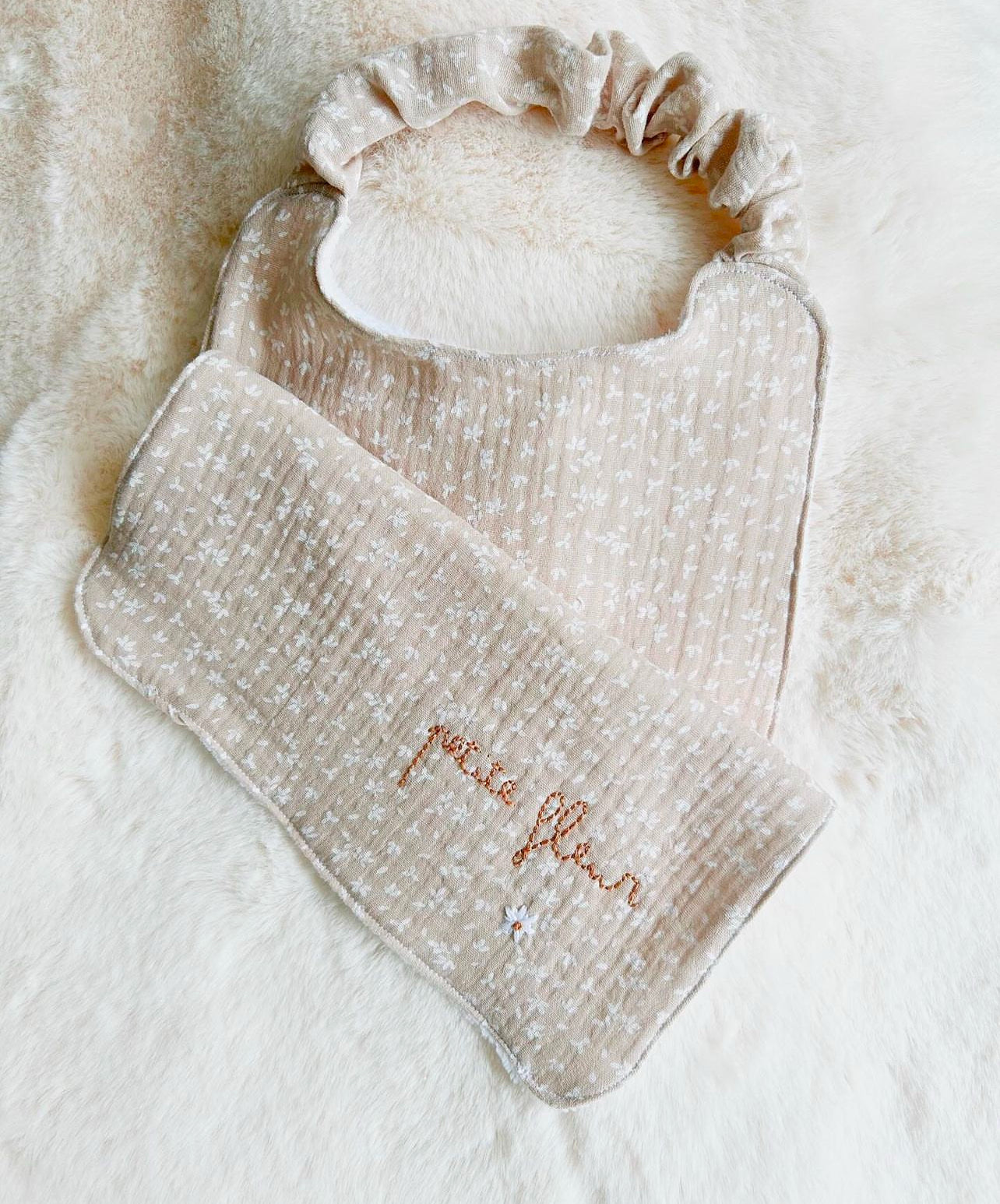 Bavoir élastique long