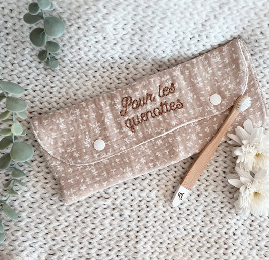 Pochette brosse à dents et dentifrice