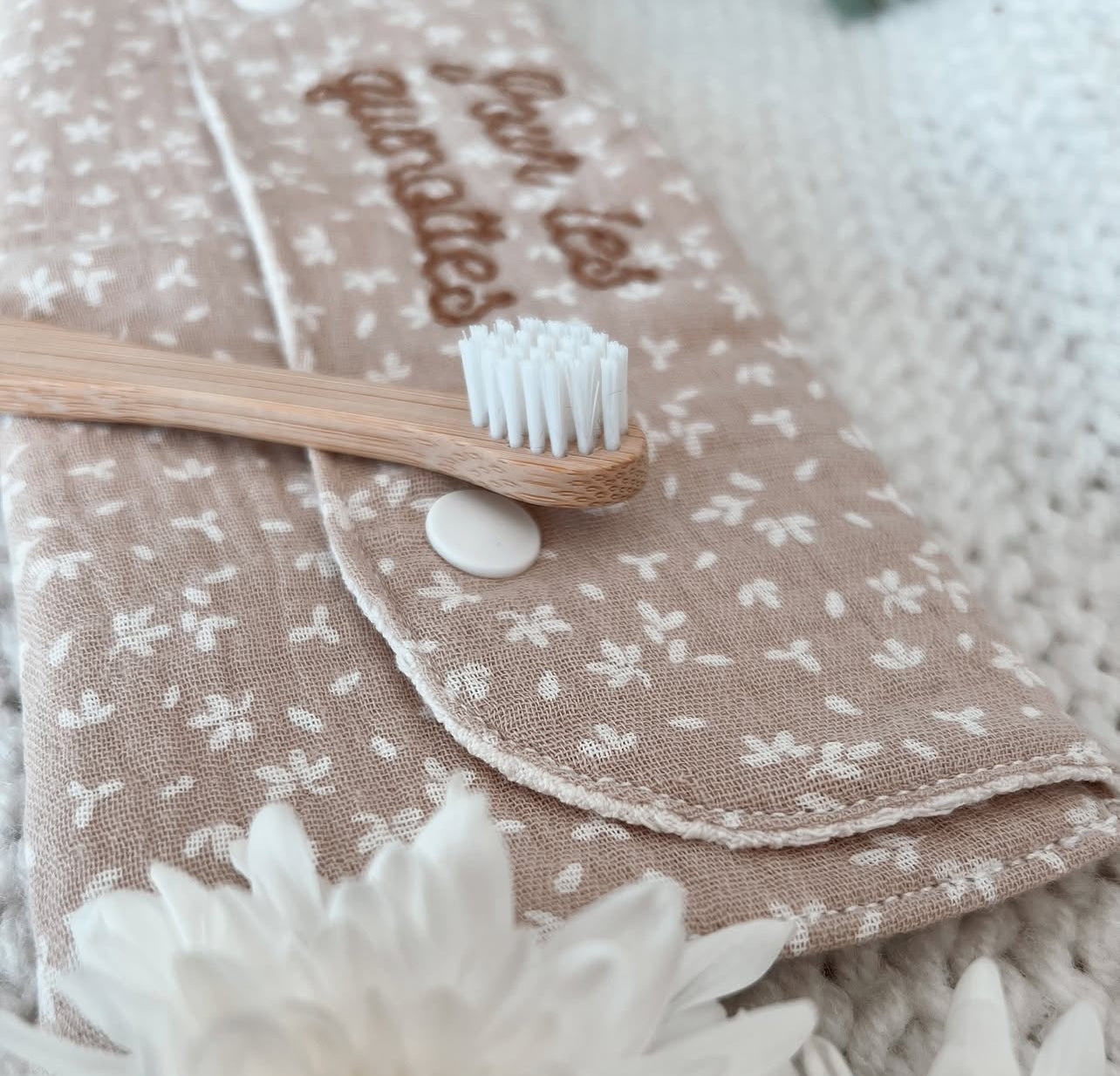 Pochette brosse à dents et dentifrice