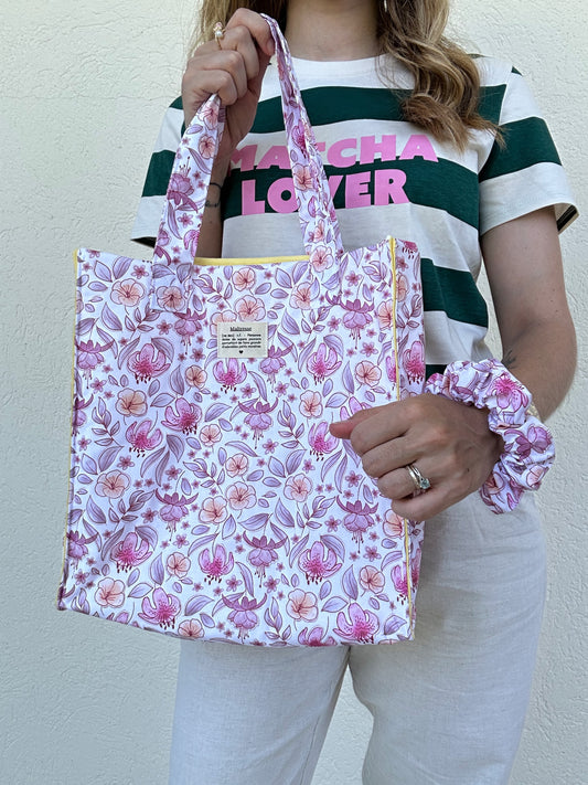 Sac cabas et chouchou assorti fleurs roses
