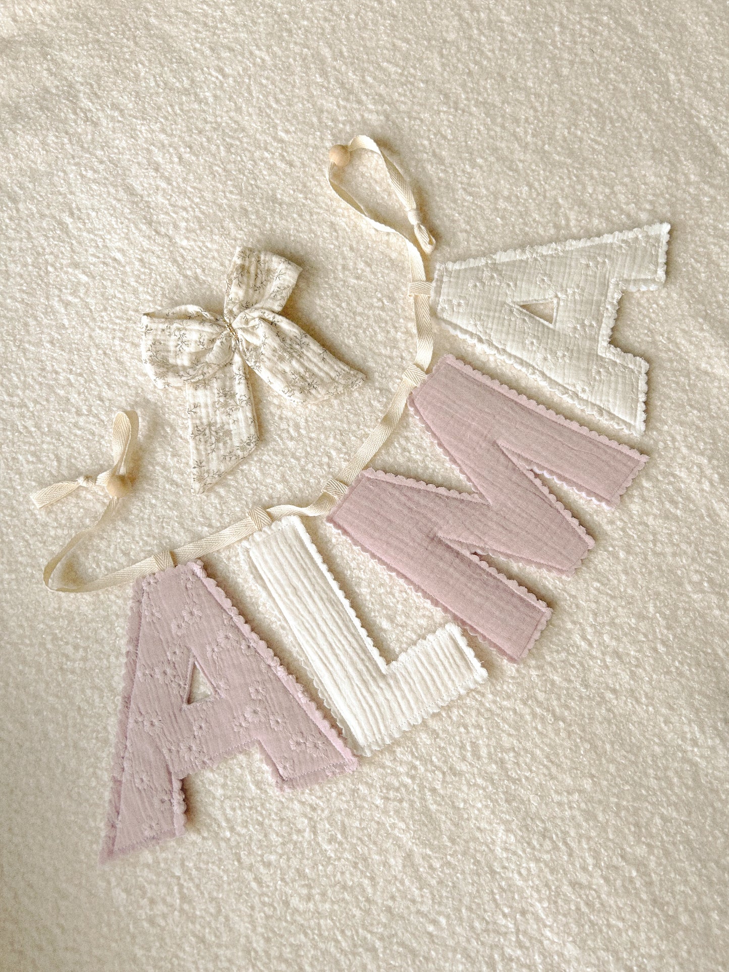 Banderole prénom en tissu - Personnalisée et fait main